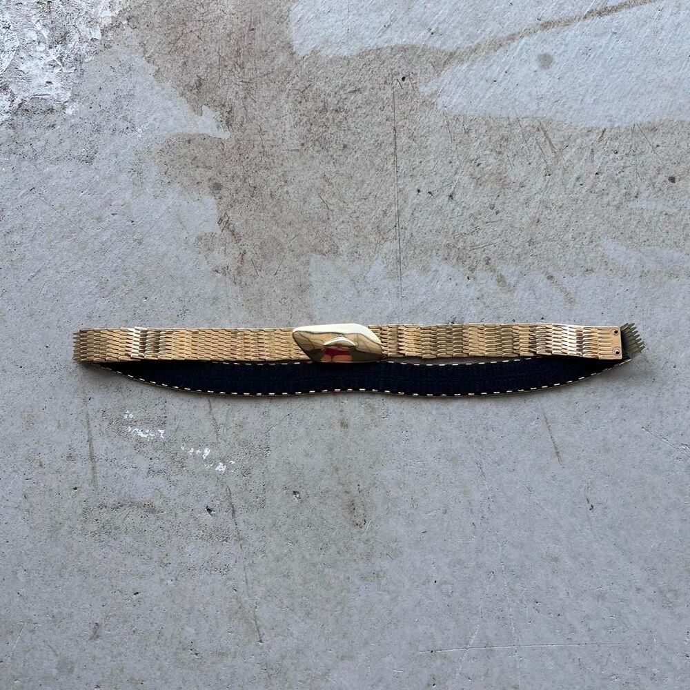 Vintage elastic Gold tone vintage belt with snap closure